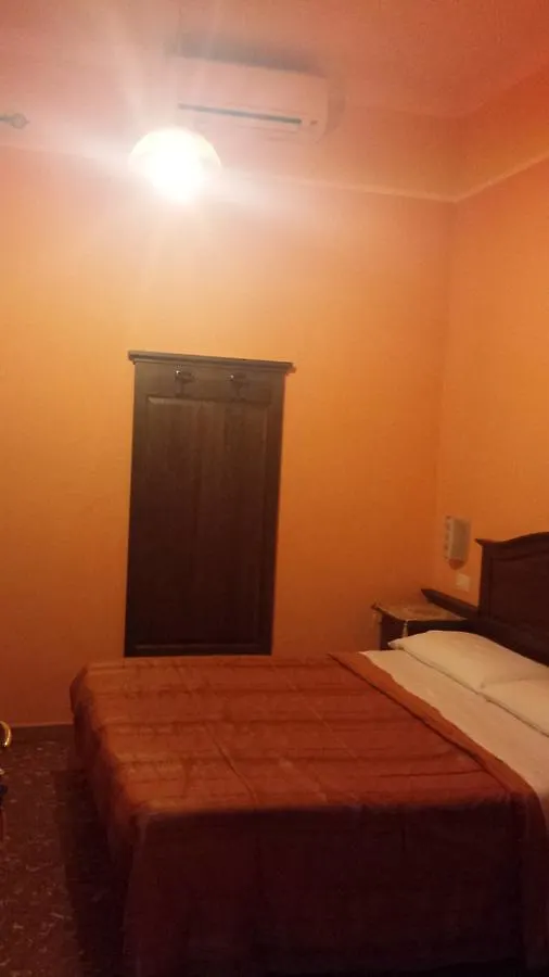 Pitagora B&B Rome 2*,  Italy